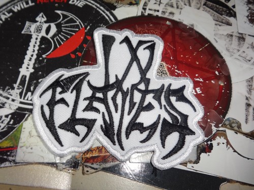 Flames embroidered shape - in,